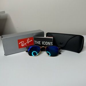 Ray-Ban Clubmaster Sand Havana on Arista Color: Grey Mirror Blue